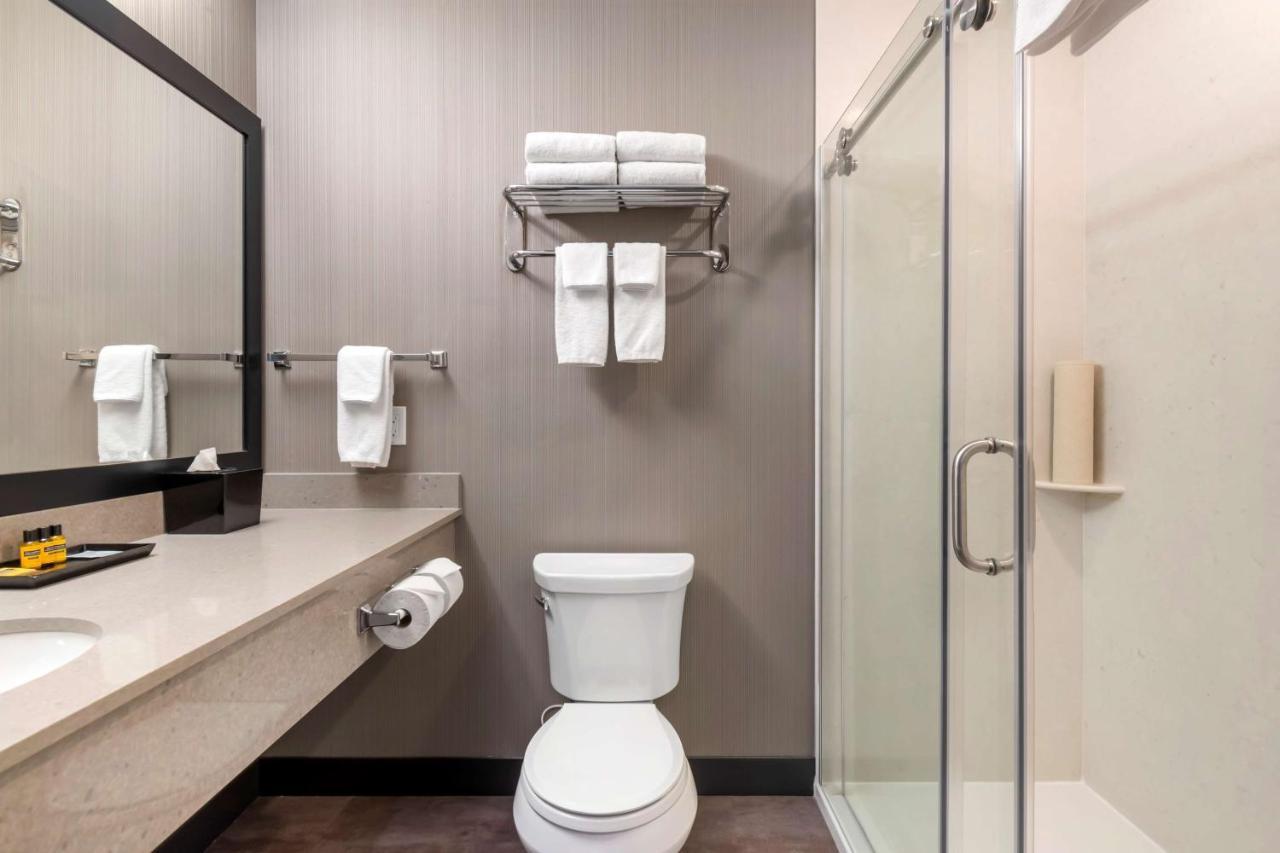 Best Western Plus East Side Saskatoon Exteriör bild