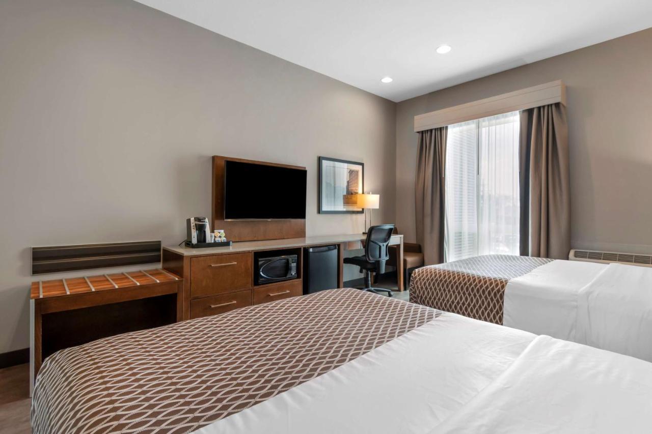 Best Western Plus East Side Saskatoon Exteriör bild