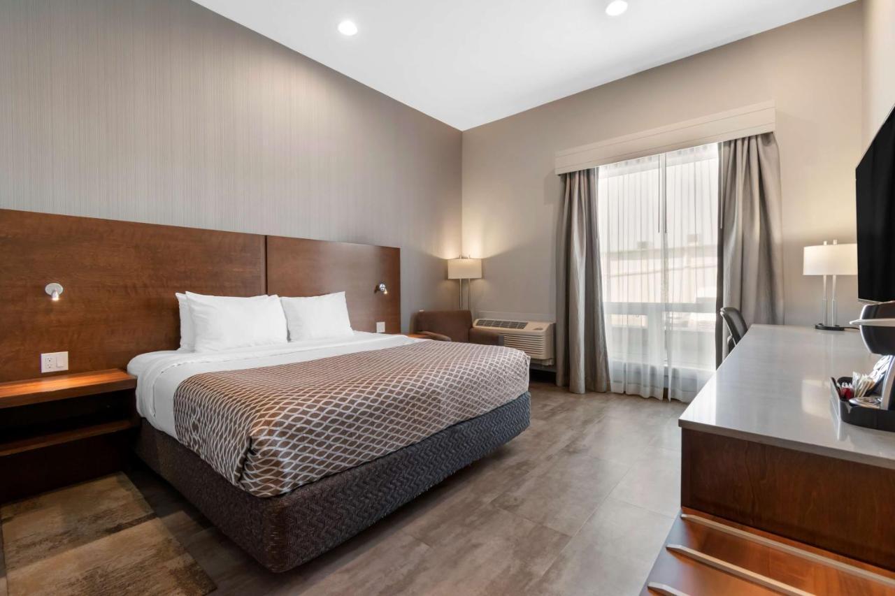 Best Western Plus East Side Saskatoon Exteriör bild