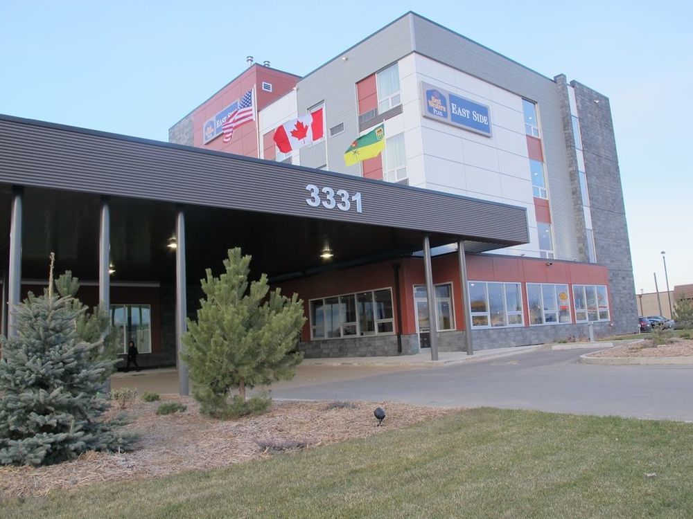 Best Western Plus East Side Saskatoon Exteriör bild